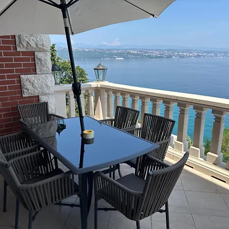 Daire Isabella - Luxury With Style Right Next To The Beach, Private Pool And Sea View Opatija