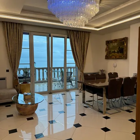 Isabella - Luxury With Style Right Next To The Beach, Private Pool And Sea View