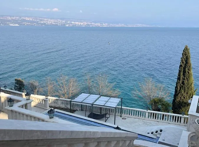 Isabella - Luxury With Style Right Next To The Beach, Private Pool And Sea View