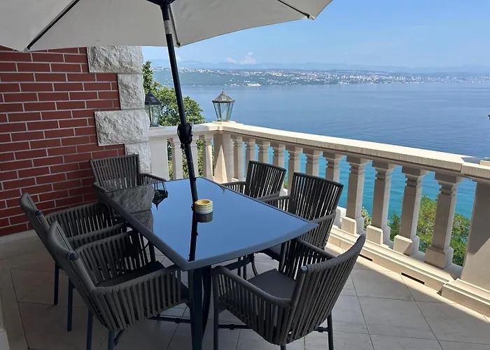 Апартаменты Isabella - Luxury With Style Right Next To The Beach, Private Pool And Sea View Опатия