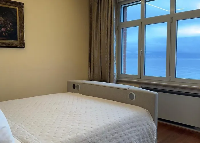 Apartment Isabella - Luxury With Style Right Next To The Beach, Private Pool And Sea View Opatija