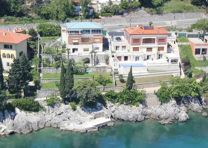 Isabella - Luxury With Style Right Next To The Beach, Private Pool And Sea View Apartment Opatija