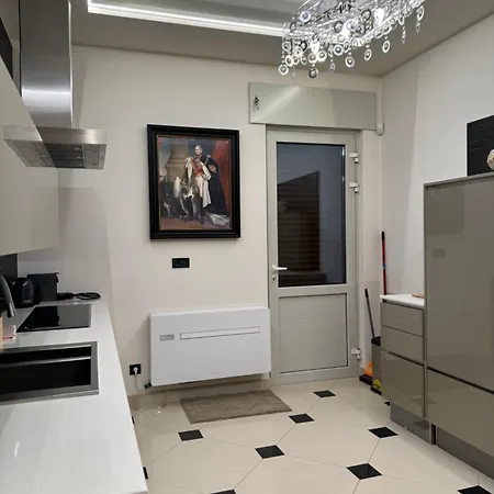 شقة Isabella - Luxury With Style Right Next To The Beach, Private Pool And Sea View